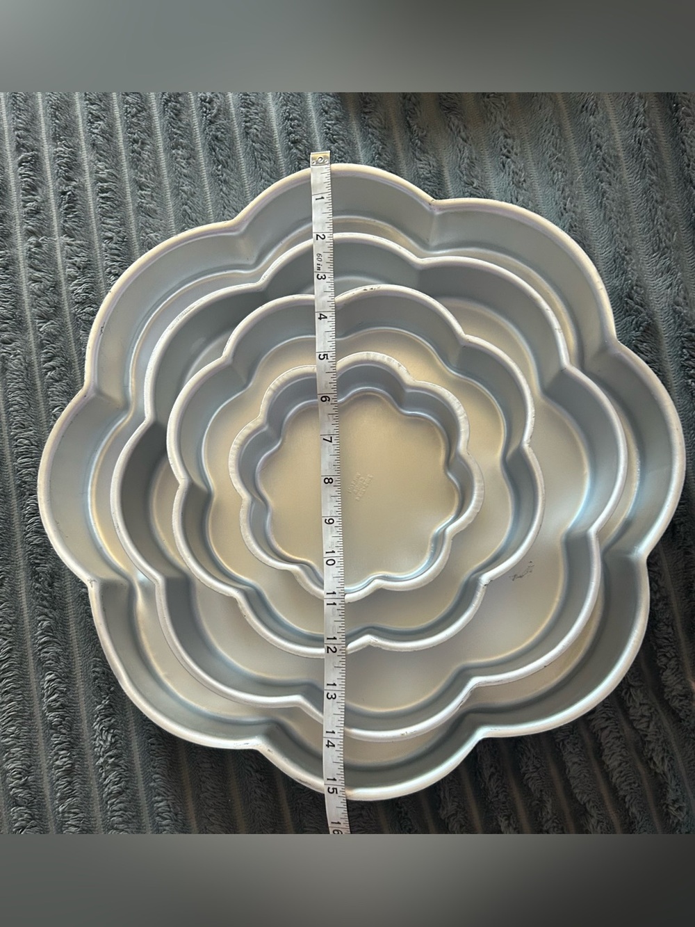 Silver Floral Nesting Cake Pan Set of 4- Home Kitchen Bakeware - Picture 8 of 13